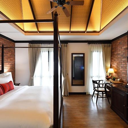 El Barrio Lanna Hotel Chiang Mai Exterior photo