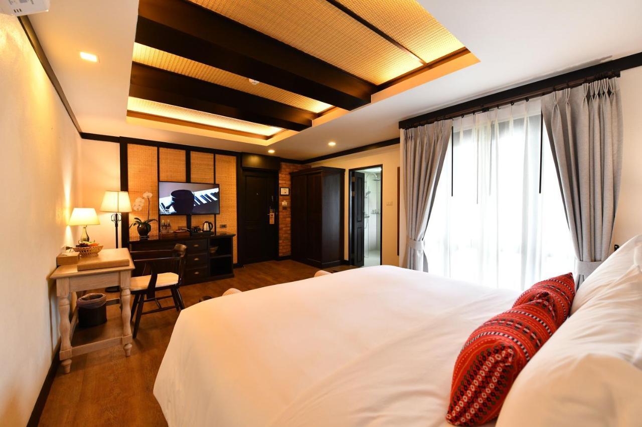 El Barrio Lanna Hotel Chiang Mai Exterior photo